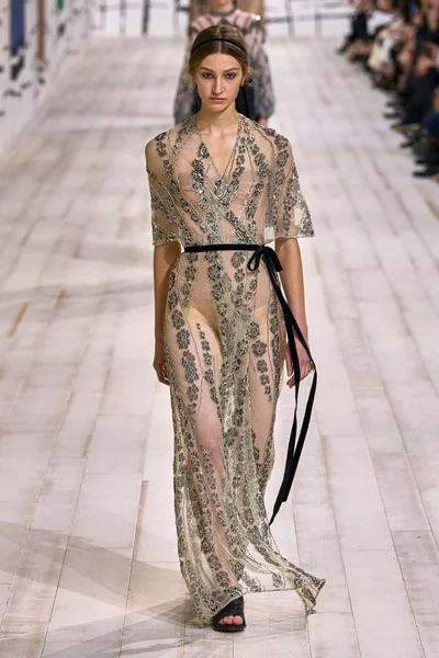 Look 7